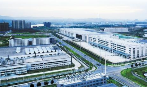 <strong>江（jiāng）蘇省內首（shǒu）個五軸（zhóu）精細加工車間，從落戶（hù）南京經開區到試產僅用一個月（yuè）時間</strong>