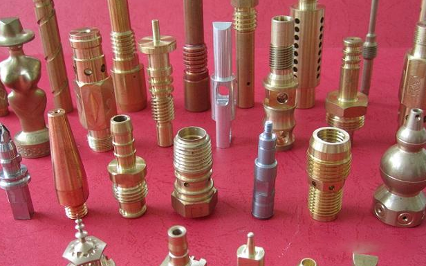 精密軸類長（zhǎng）軸加工廠：匠心獨運，打造工業之芯