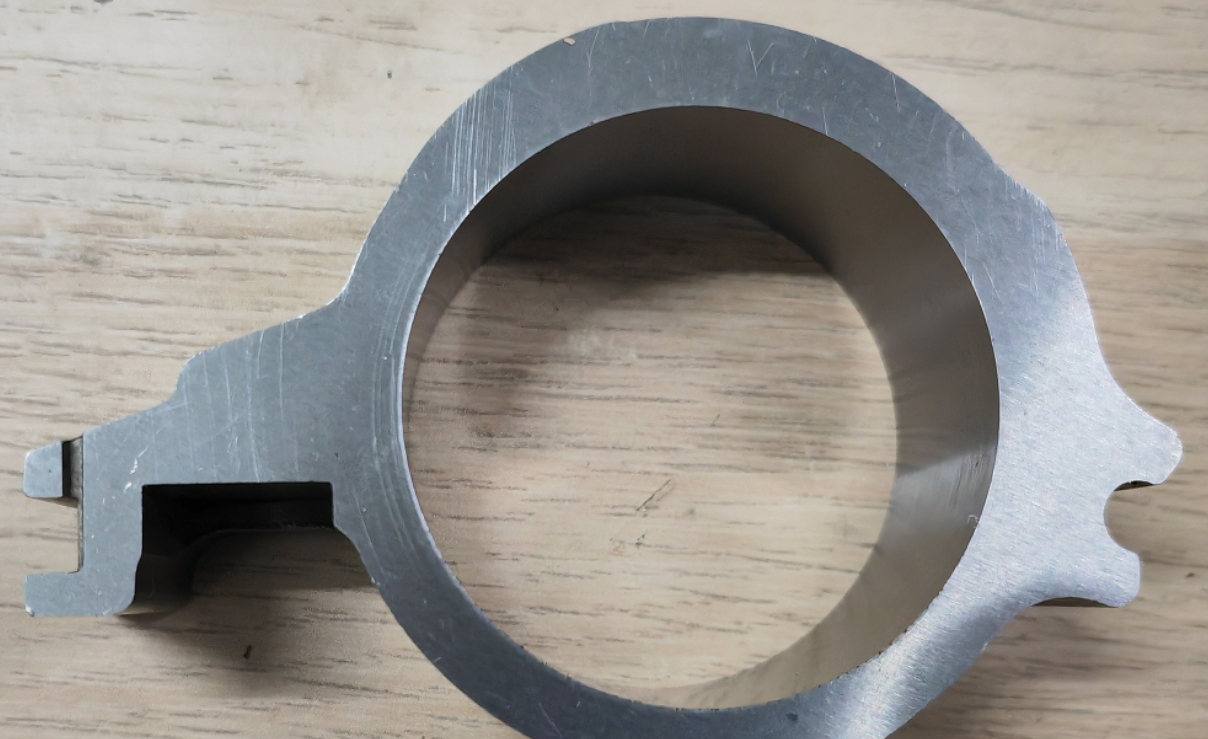 揭秘指壓（yā）卡盤：精密零件壓端麵夾緊技術的內孔加工革命