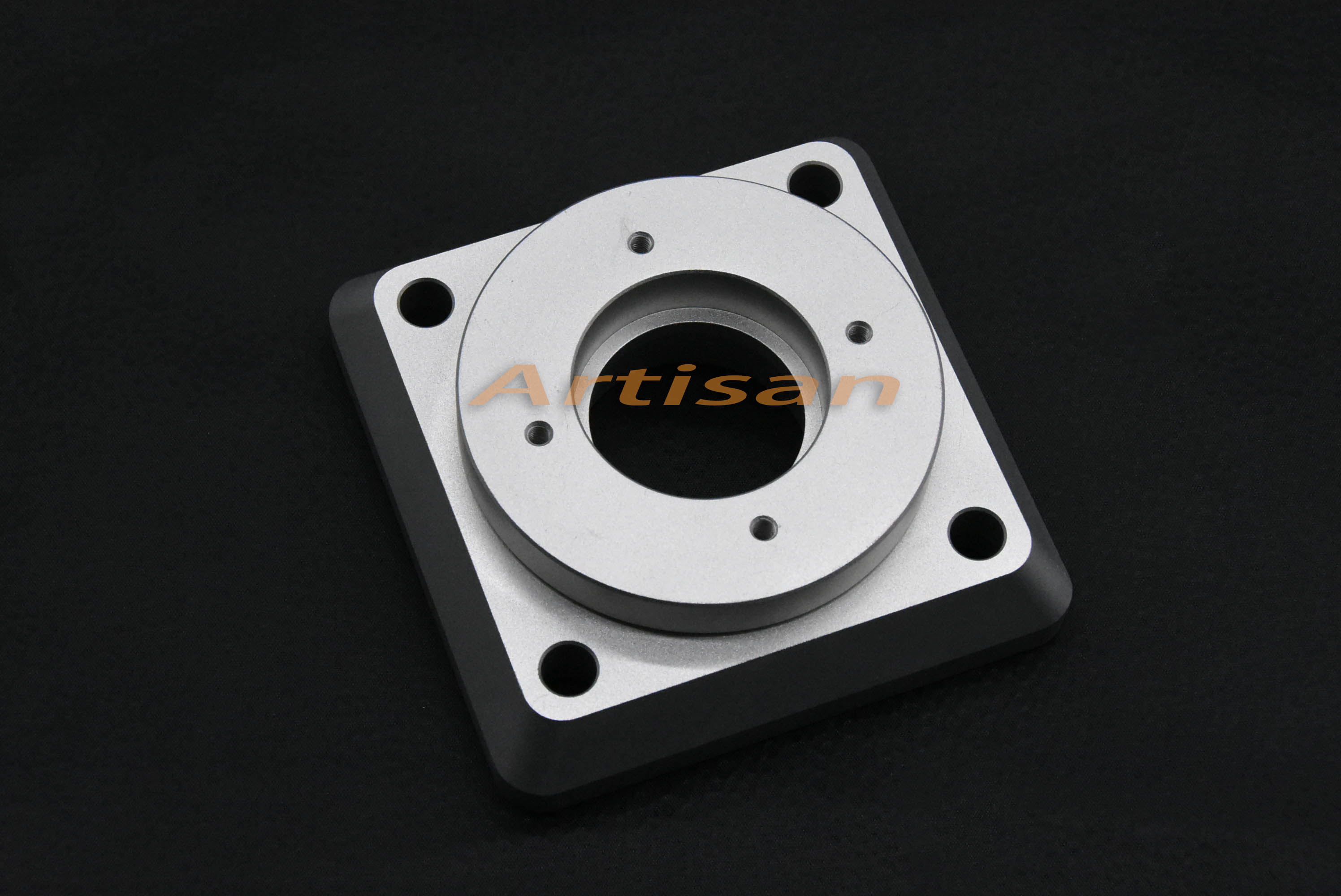 <strong>電子類精密件加工：底（dǐ）座</strong>