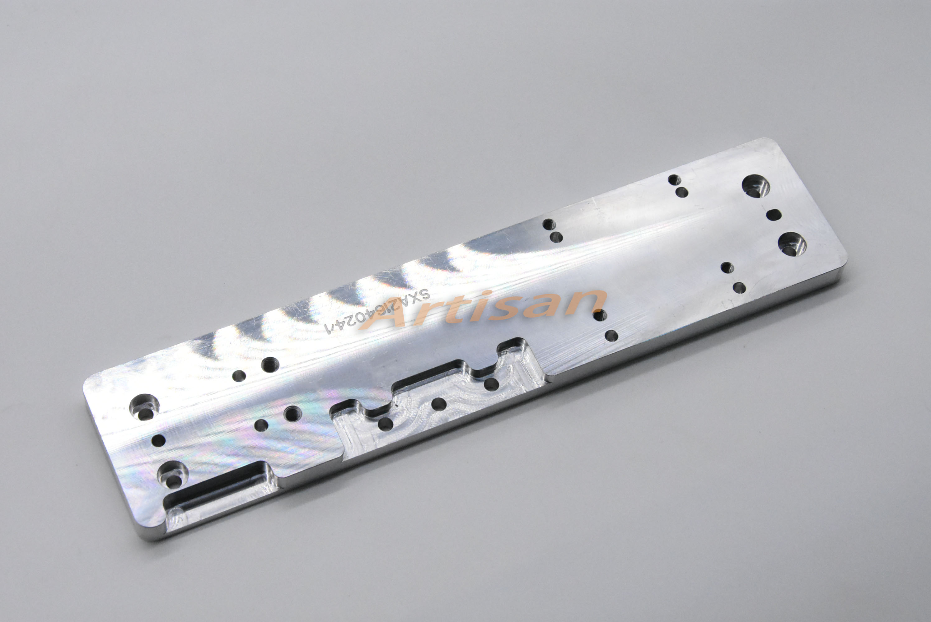 <strong>電子類精密（mì）件加工：安裝板</strong>